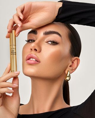 MAKEUP