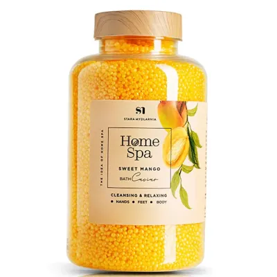 Stara Mydlarnia Bath Caviar Sweet Mango

Pamper your body and senses with a product that will leave your skin smooth, hydrated and smelling divine, transforming your bathing ritual into a daily dose of joy and relaxation: Bath Caviar Sweet Mango, from Stara Mydlarnia (340 ml). Pearls enriched with urea moisturize the skin, leaving it soft and velvety. Bath caviar is also recommended for foot care. The exotic mango scent will turn the bathroom into a SPA ritual.
Clean bodycare | Eco-friendly | Vegan
For: Women | Men | Unisex