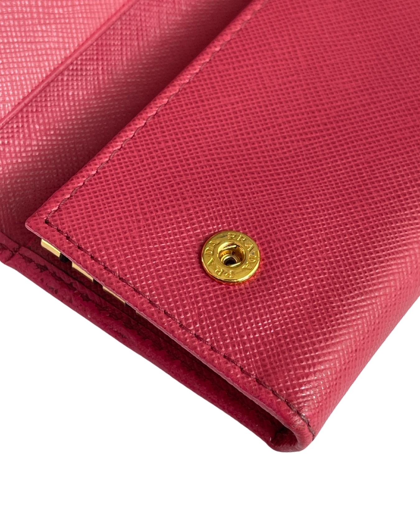 Prada Saffiano Vernice Fiocco Bow 6 key holder Red Leather Patent leather  ref.1011553 - Joli Closet
