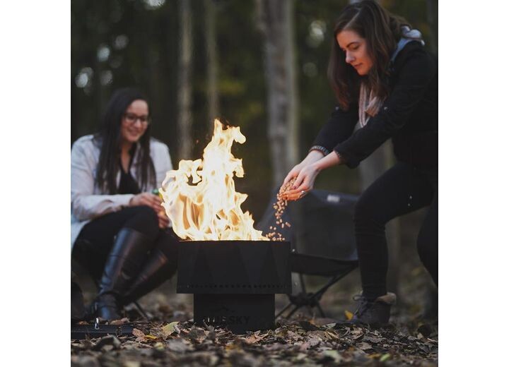 THE RIDGE PORTABLE HIGH EFFICIENCY PELLET FIRE PIT BLACK