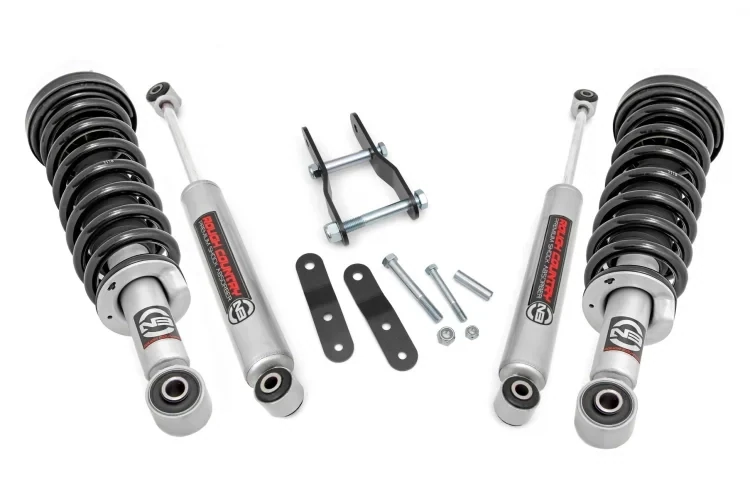 Rough Country 2.5 Inch Lift Kit Toyota Tacoma 2WD/4WD (1995-2004) 
With Lifted Struts