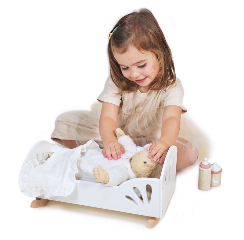 Tender Leaf Sweet Swan Dolly Bed