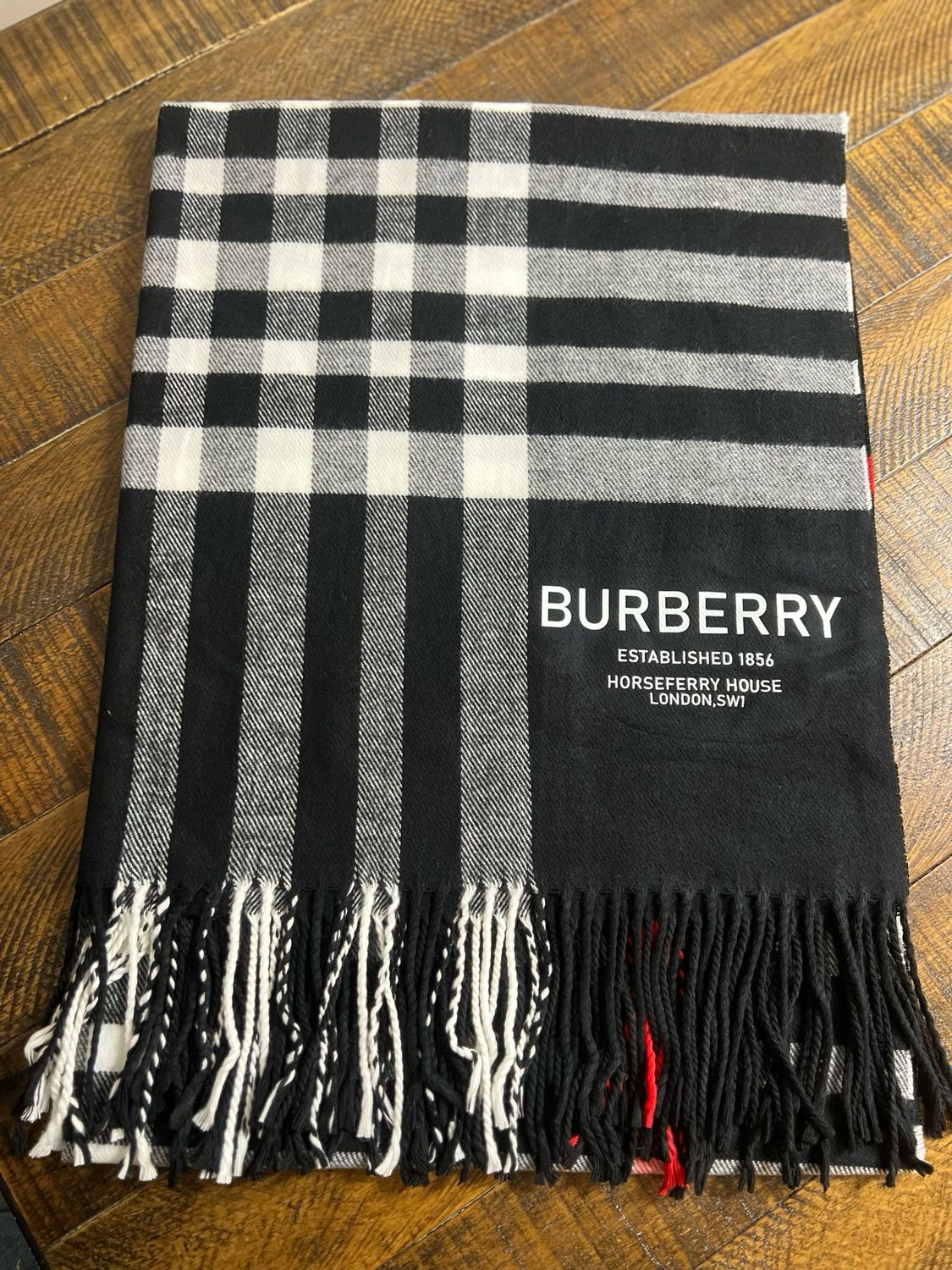 Available Scarfs