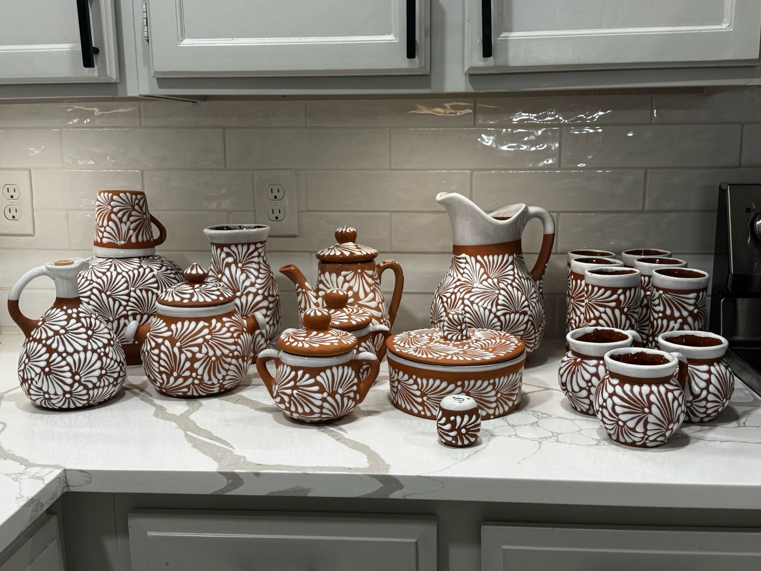 Dinnerware Set In Brown
