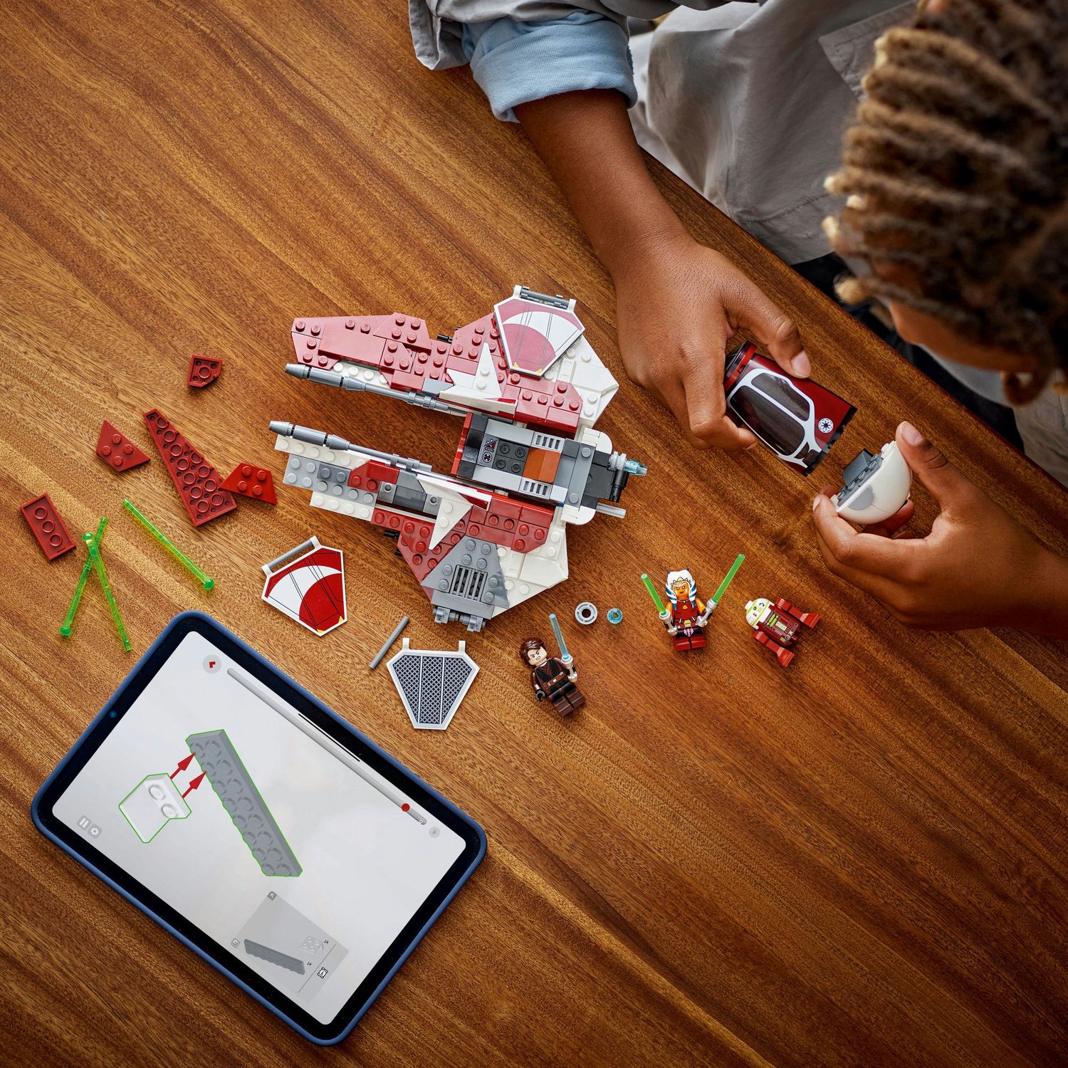 LEGO® STAR WARS - Ahsoka's Jedi Interceptor™