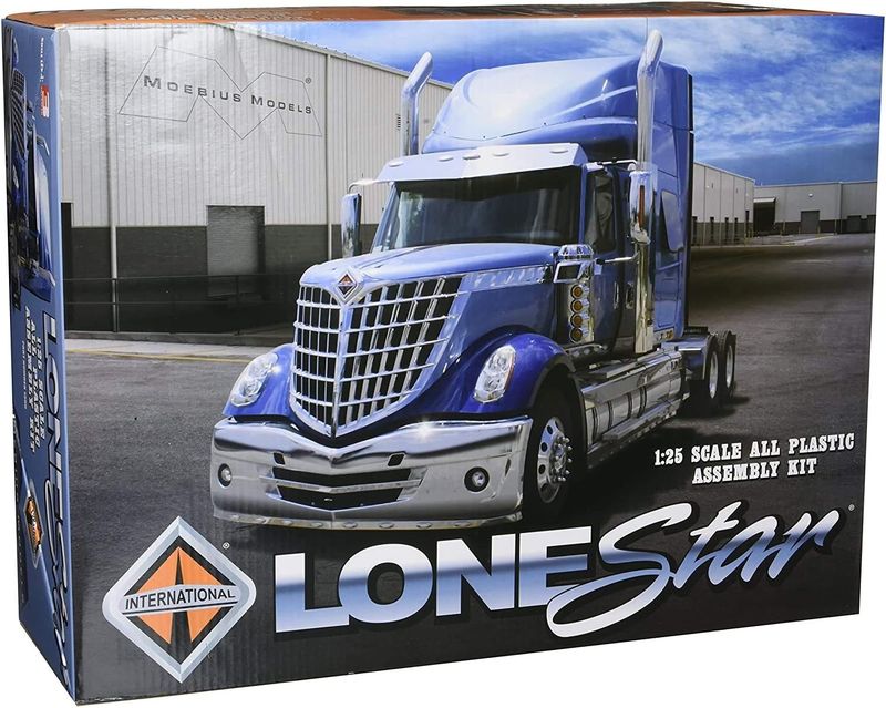 Moebius Models - 1/25 2010 International Lonestar Truck Cab