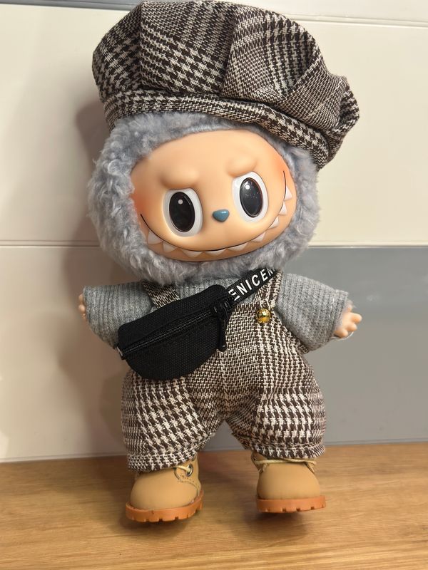 Labubu Fashion - The Traveler