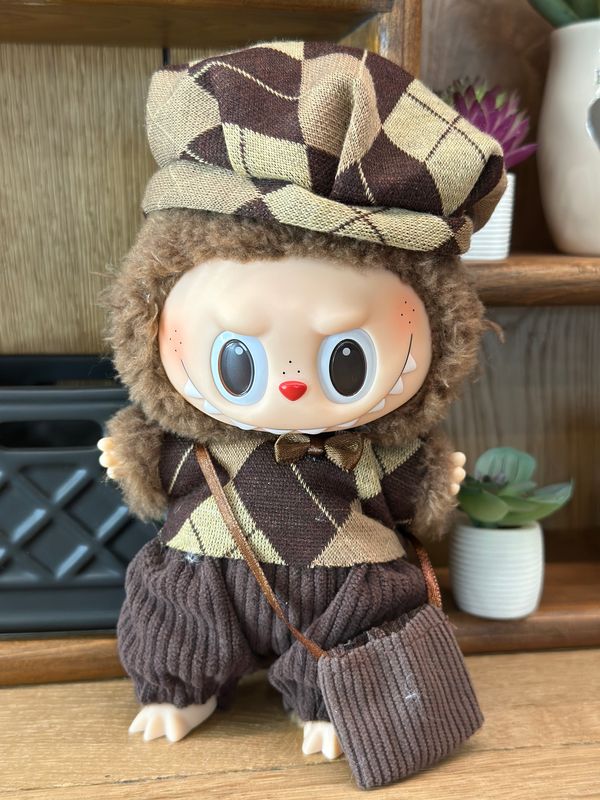 Labubu Fashion - Checkered Traveler