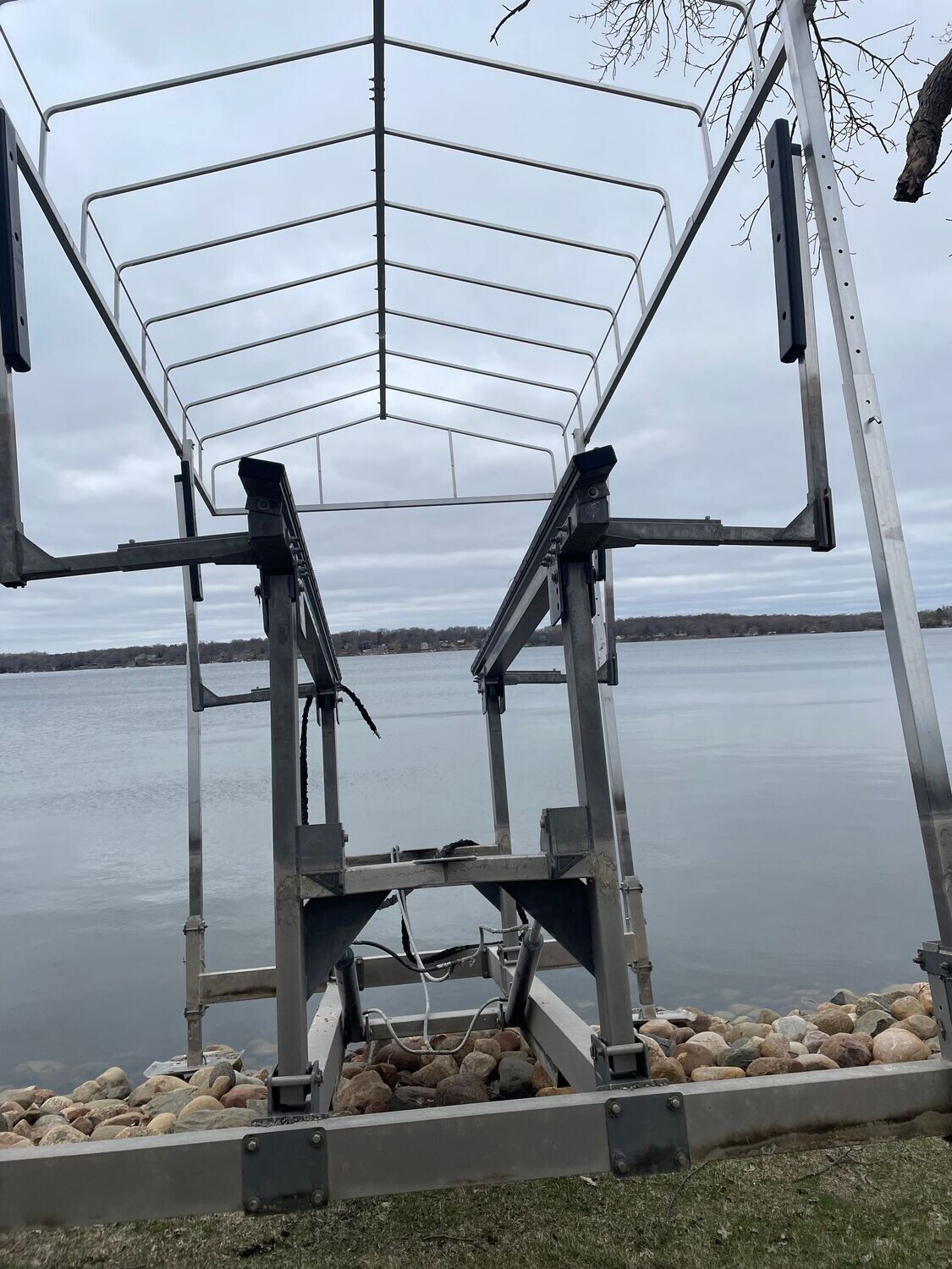 9,000LB Crosspoint hydraulic lift Boat lift