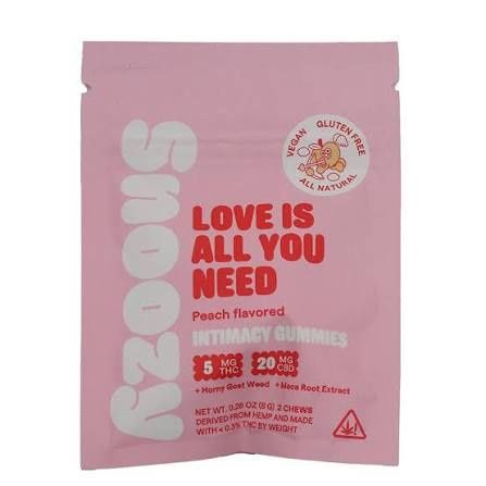 Snoozy Love Is All You Need Peach Intimacy Gummies 50mg