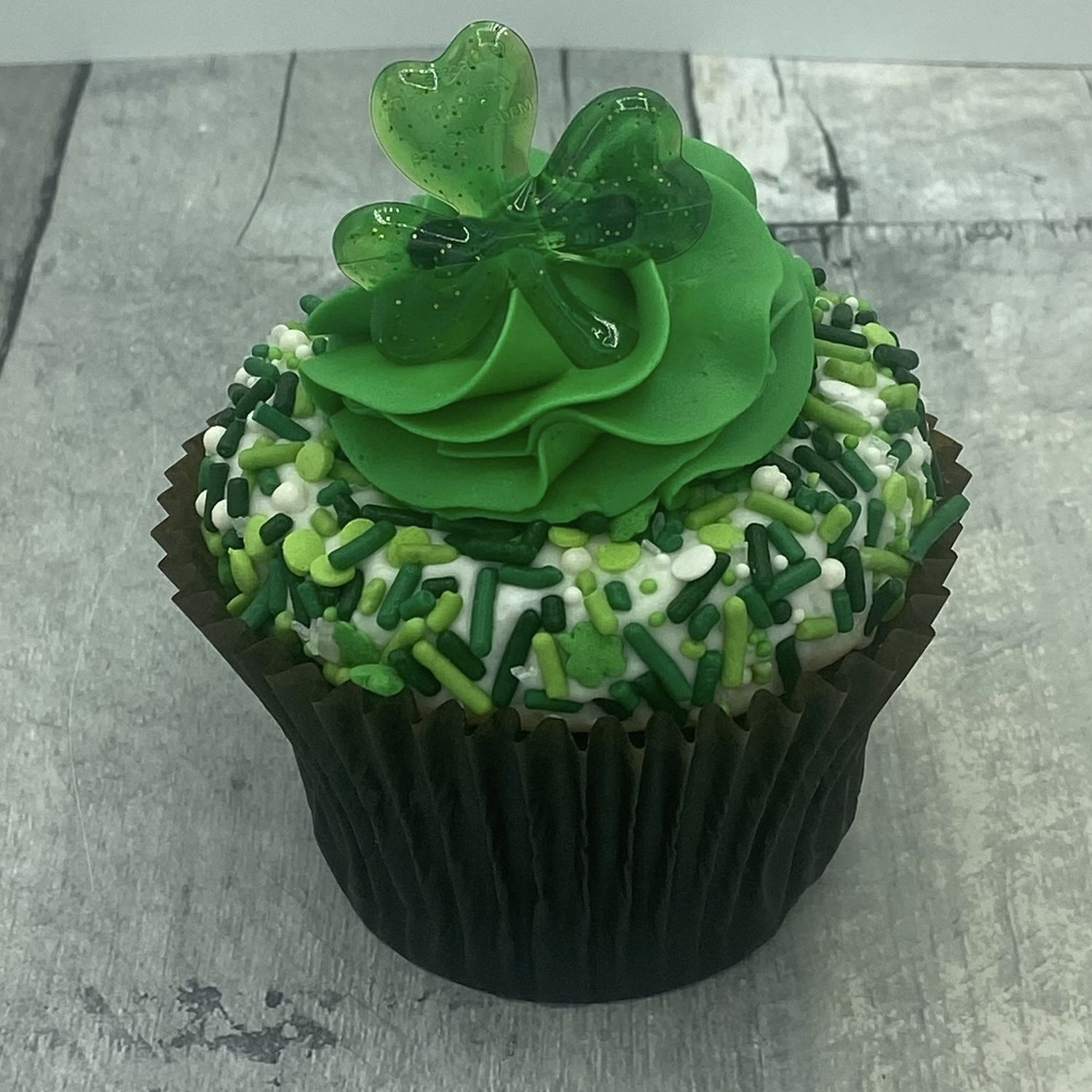 St. Patrick&#39;s Day Cupcake with Clover Leaf Topper - Regular Size