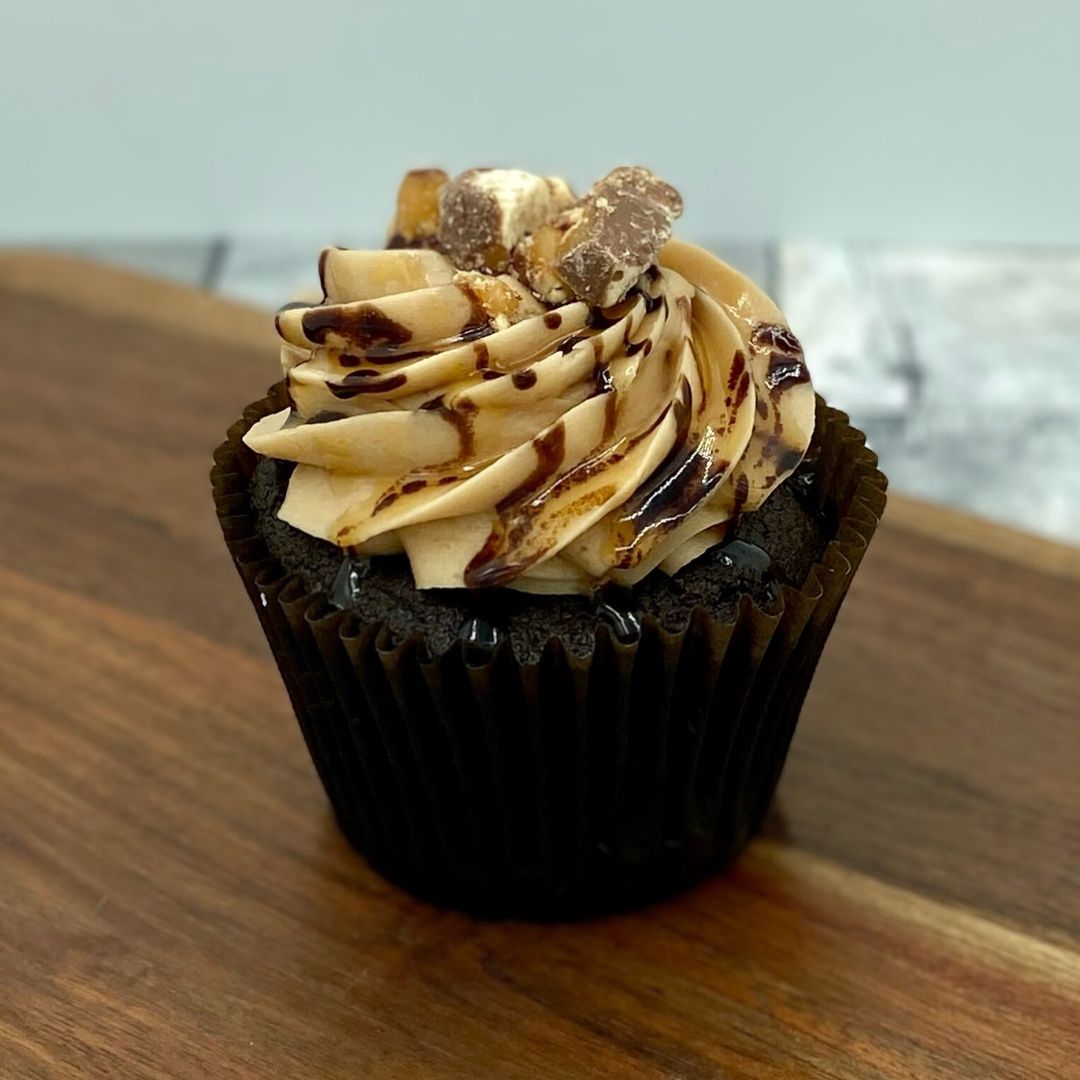 Snickers Cupcake