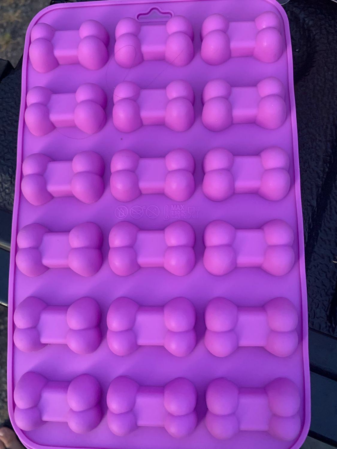 Bone Shaped Moulds - Freezer &amp; Oven Safe