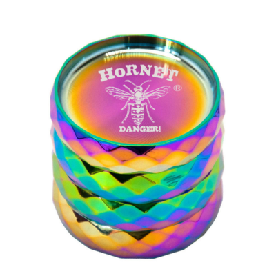 Herb Grinder Four-Layer Zinc Alloy Creative Multi-Color and Golden Non-Slip Smoke Grinder Hornets Logo Danger