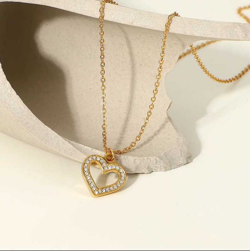 Waterproof Crystal Heart Marie Necklace