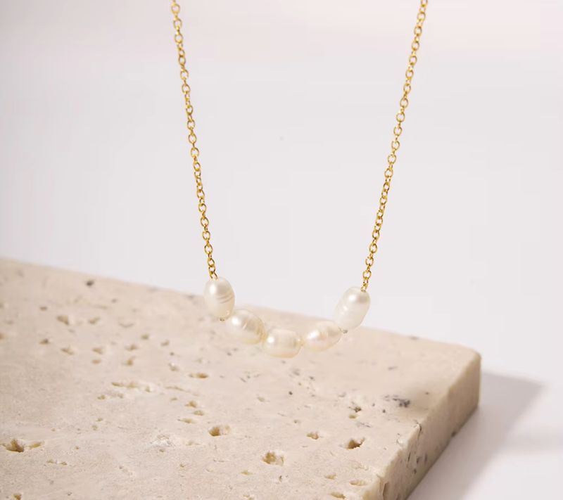 Dainty 5 Pearl Patty Choker Necklace