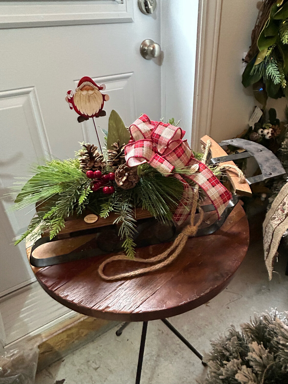 Centre de table / arrangement sur traîneau vintage 