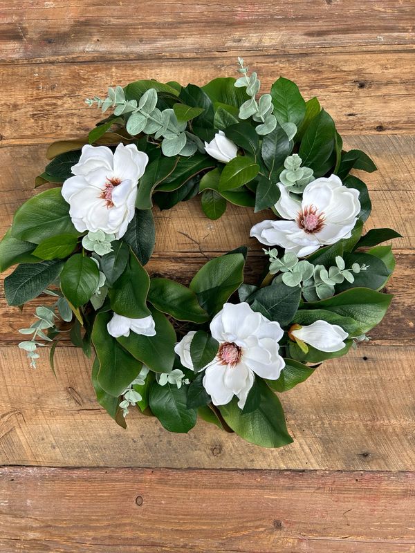Couronne de magnolia et eucalyptus 
