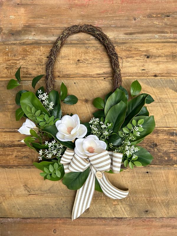 Couronne ovale fleurs de magnolia