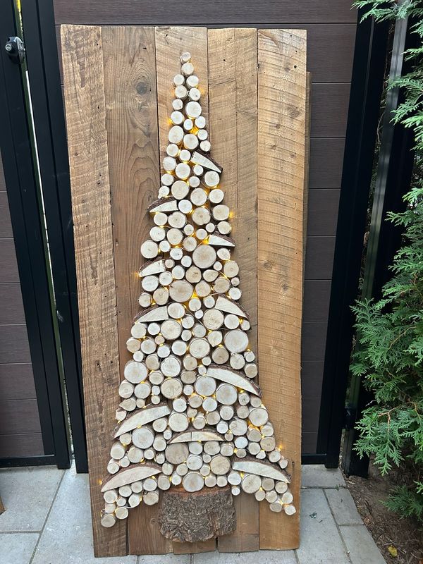 Sapin en rondins sur planche de bois de grange 60 pouces  