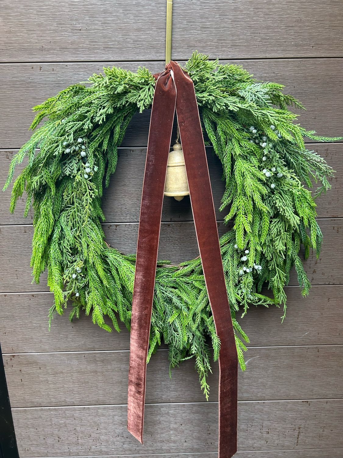 Couronne d’hiver/Noel en branches de pin 