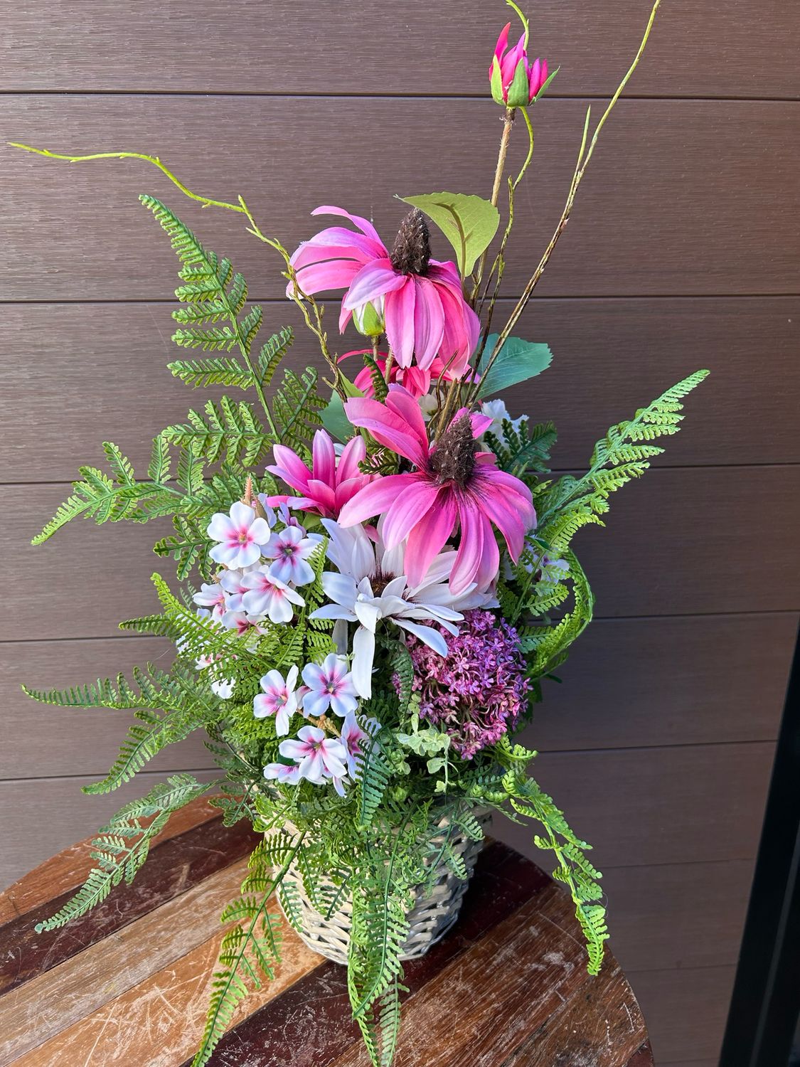 Arrangement fleurs de rudbekie rose 