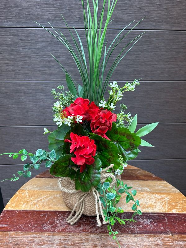 Arrangement d’été fleurs de géraniums