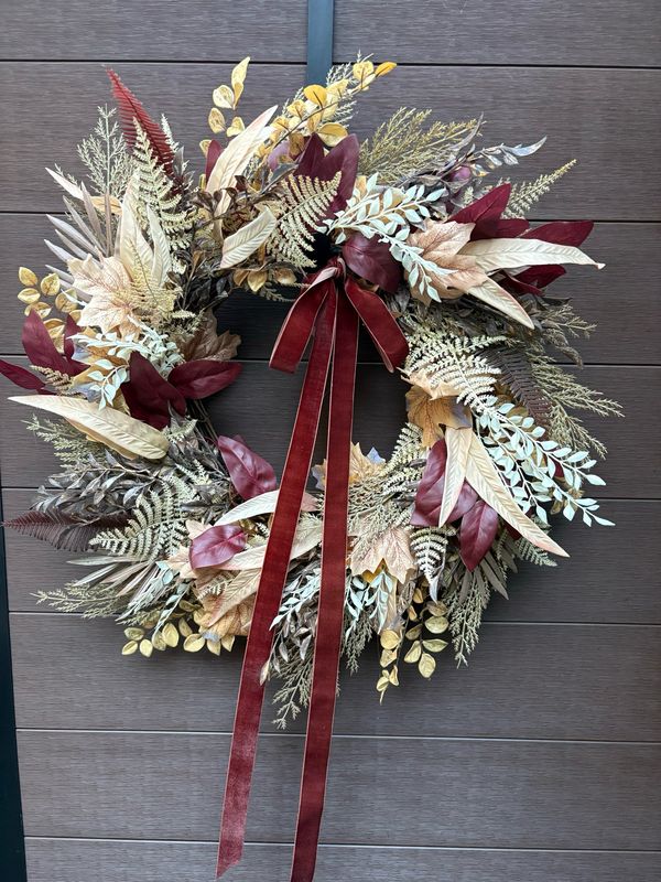 Élégante Couronne de Saison avec Ruban de Velours