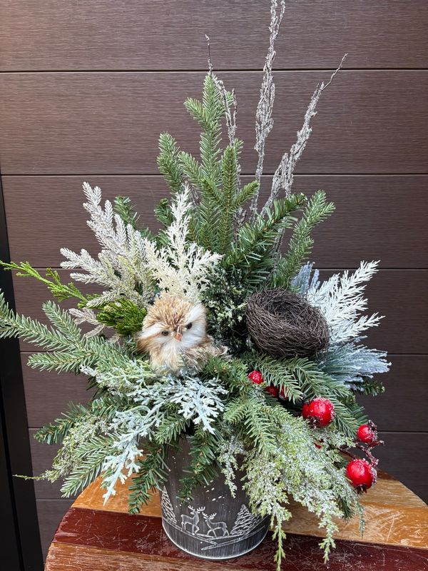 Arrangement de Noël et d’hiver artificiel avec hibou et nid – Décoration rustique 25x18 po 