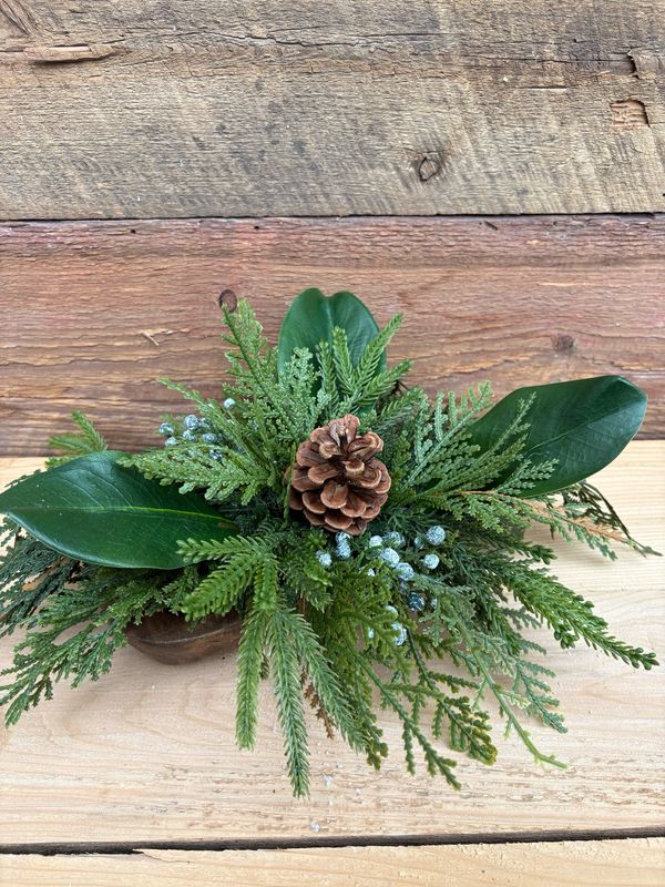 Arrangement de Noël et d’hiver sur base en bois – 14 x 10 pouces