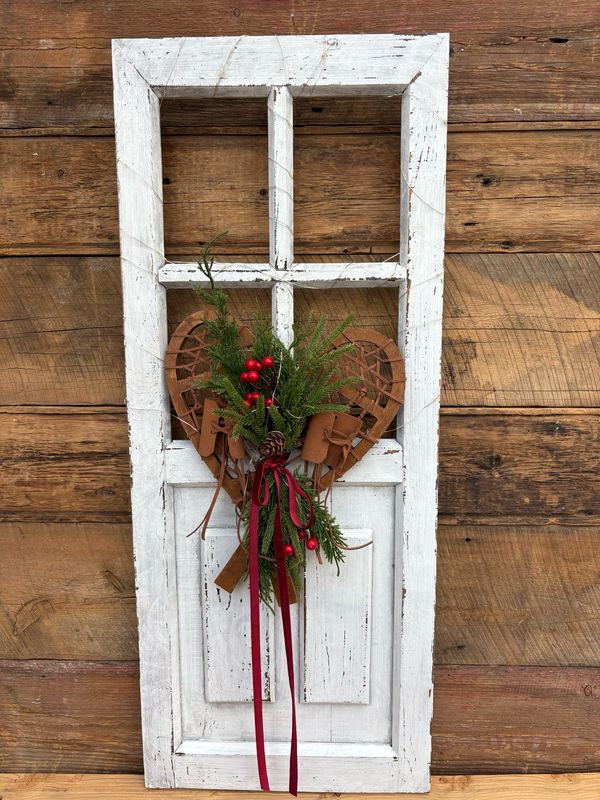 Porte décorative rustique avec petites raquettes et verdure artificielle – Décoration murale de Noël 36x14,5 pouces