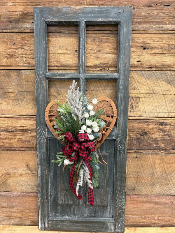 Porte décorative rustique de Noël 36x14,5 pouces avec raquettes, verdure artificielle et ruban bourgogne – Décoration murale artisanale