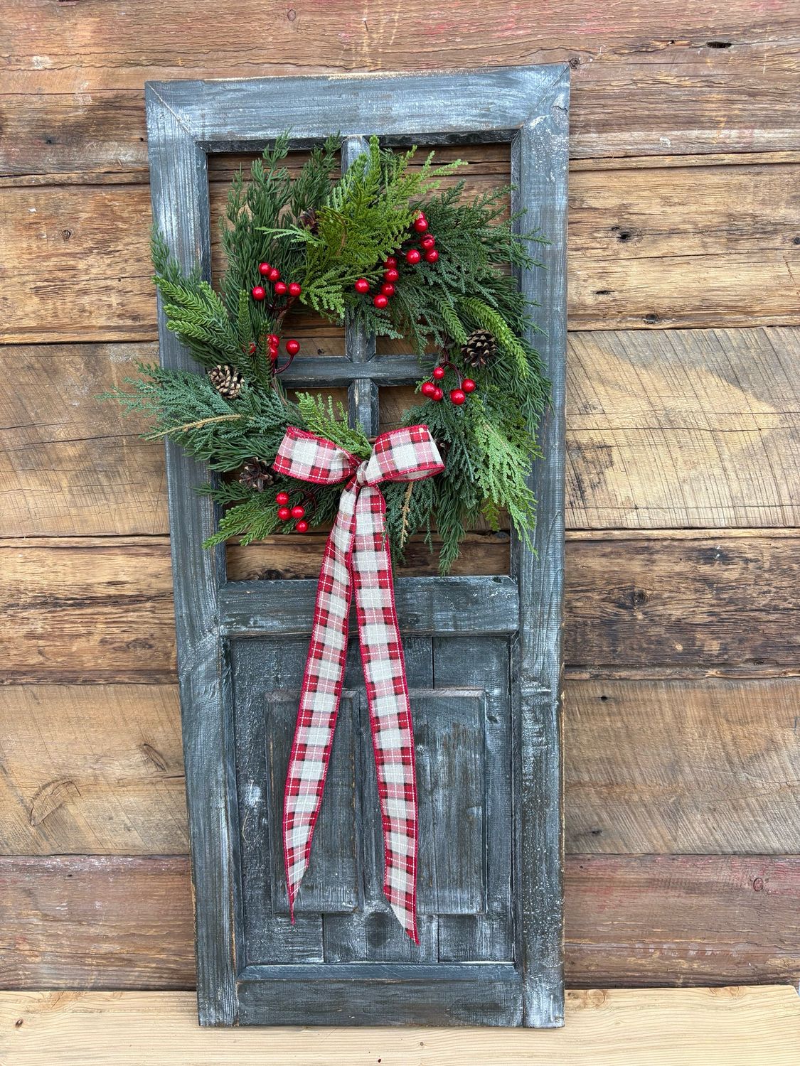 Porte décorative rustique avec couronne de Noël – 36 x 14,5 pouces