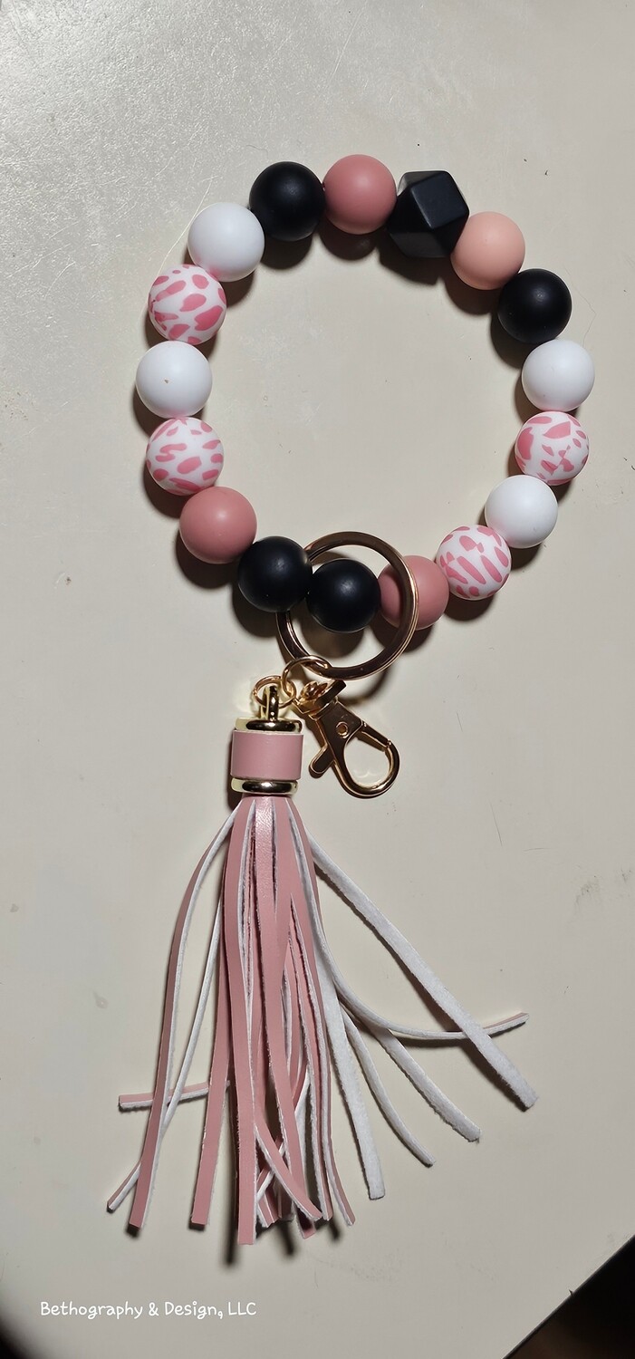 Beaded wristlet key chain