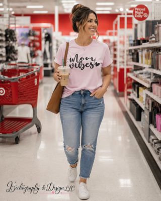 💕 Mom Vibes Graphic Apparel