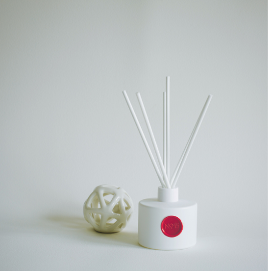 Red No. 15 Reed Diffuser Set