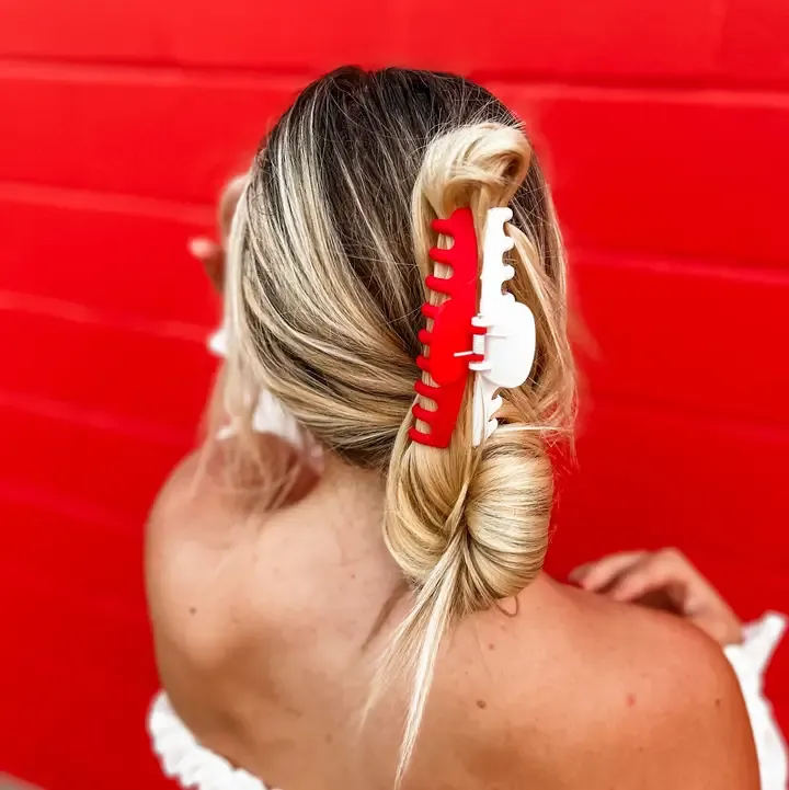 Red/White Claw Clip