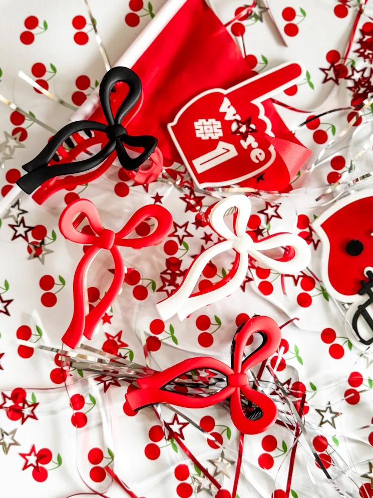 Red/White Bow Claw Clip