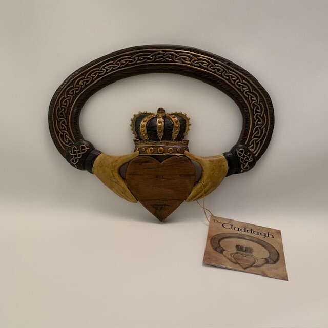 Abbey Resin Claddagh Wall Hanging