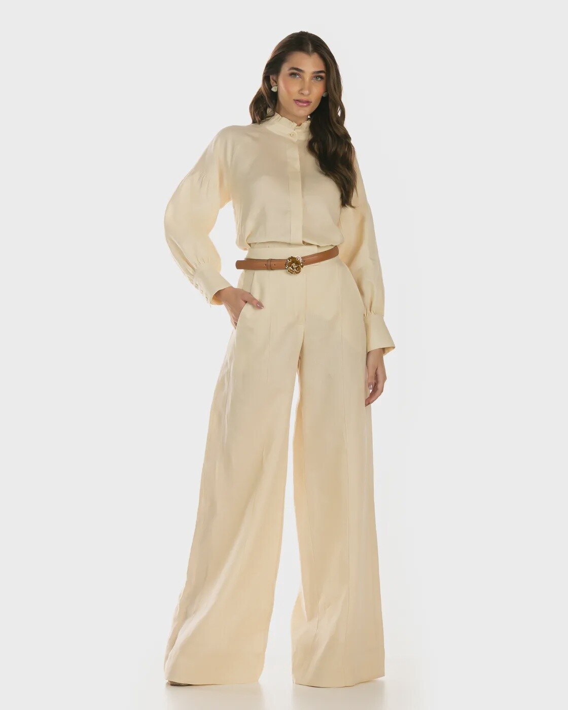CONJUNTO CAMISA GOLA BABADO E CALÇA, SIZE: P