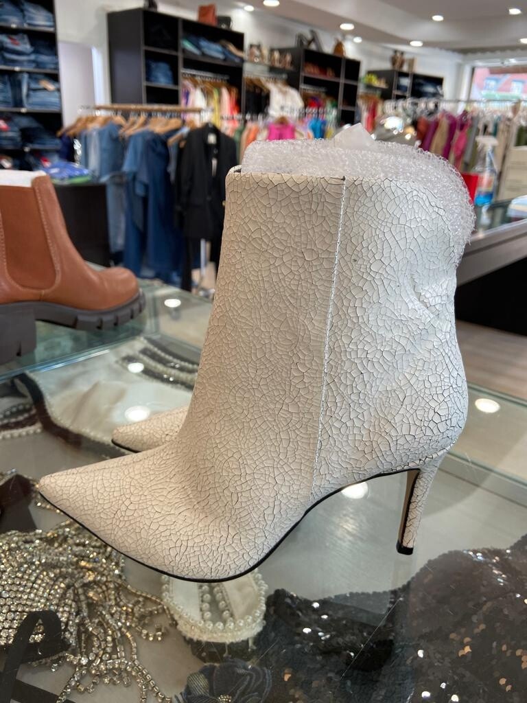 BOTA BRANCA SALTO FINO