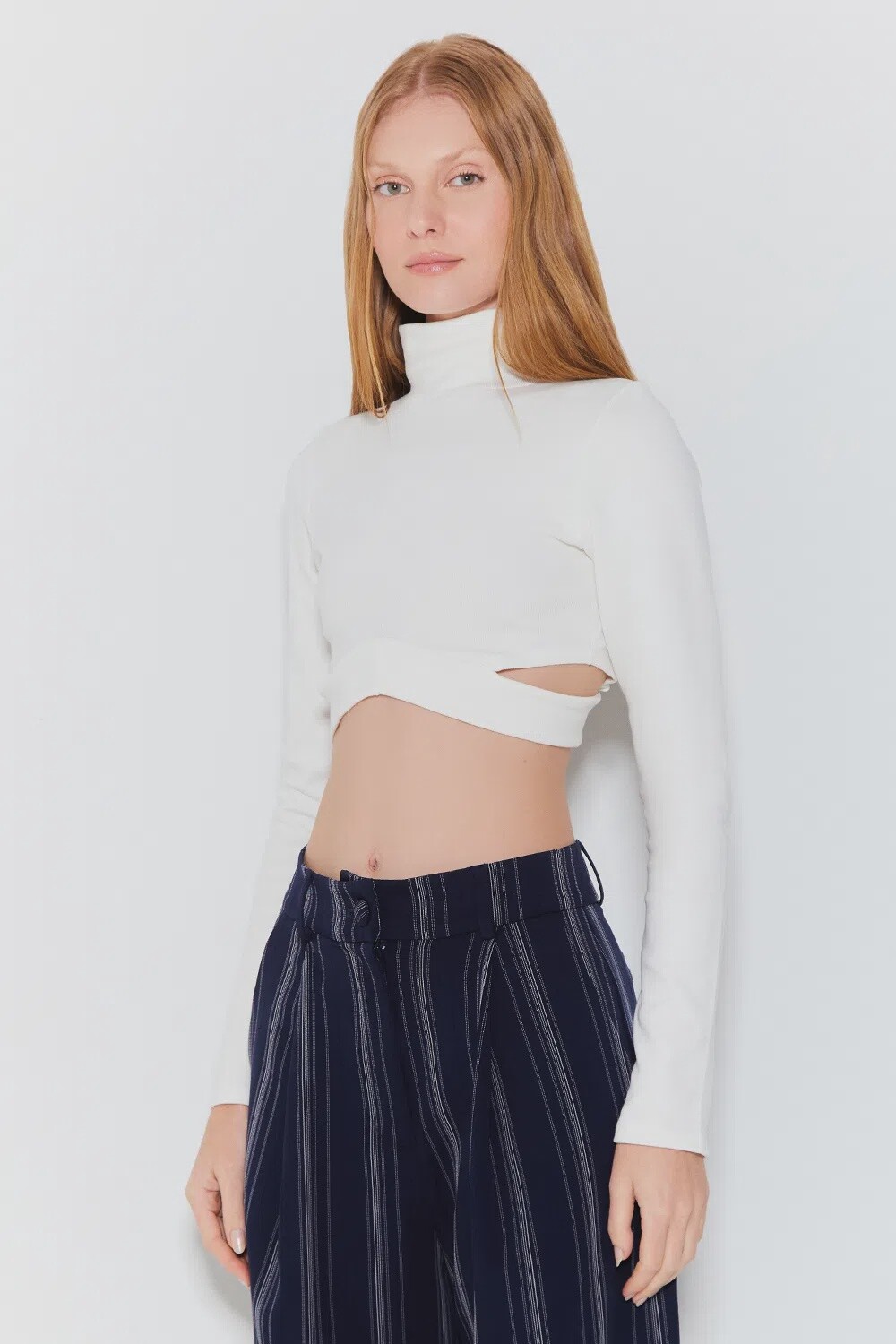 CROPPED MANGA LONGA RECORTE NA BARRA, COR: OFF WHITE, SIZE: PP