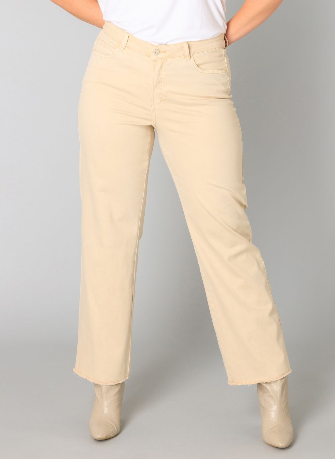 Yesta Vaiana 32 inch Beige jeans