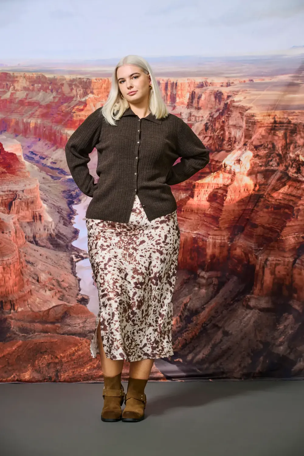 Only Carmakoma - Cardomina - satin calf rok - moonbeam +texana dots
