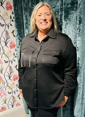 Curviss - vest met kettingaccent- zwart