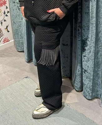 Curviss - broek met kettingaccent- zwart