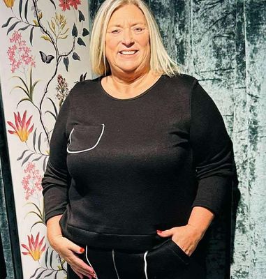 Curviss - pull zwart met wit accentje