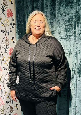 Curviss - trui gewafeld - zwart met accentje