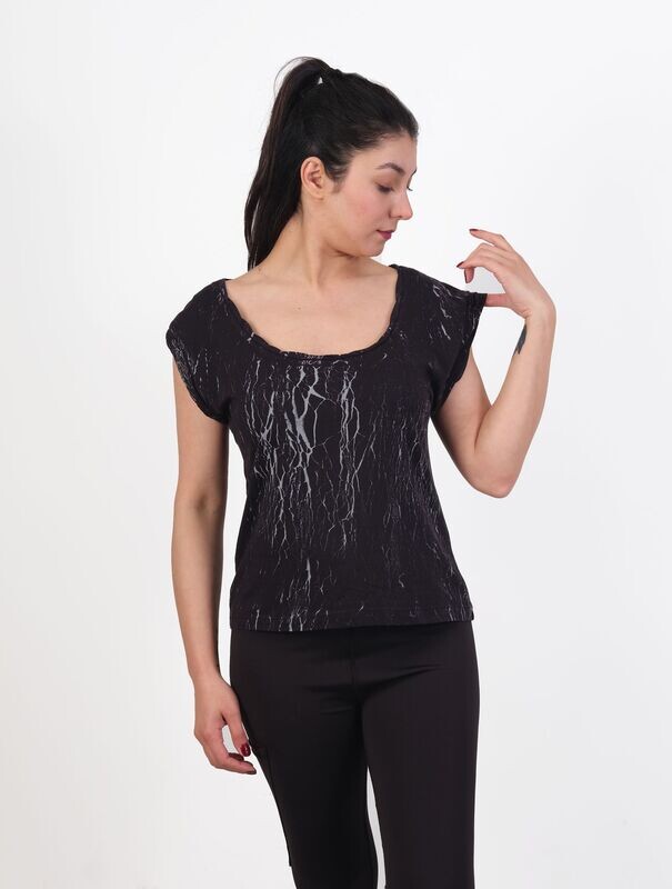 Yaka Detaylı Tshirt