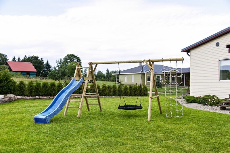Aire de jeux Kalev 470x200x230 cm en bois traité autoclave vert